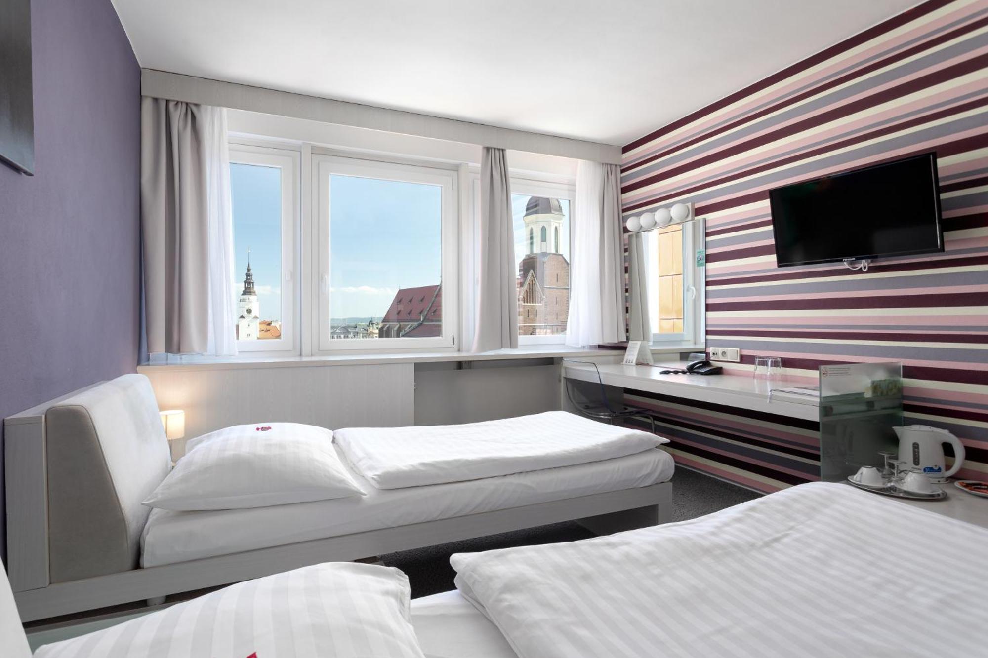 Hotel Koruna Opava Luaran gambar