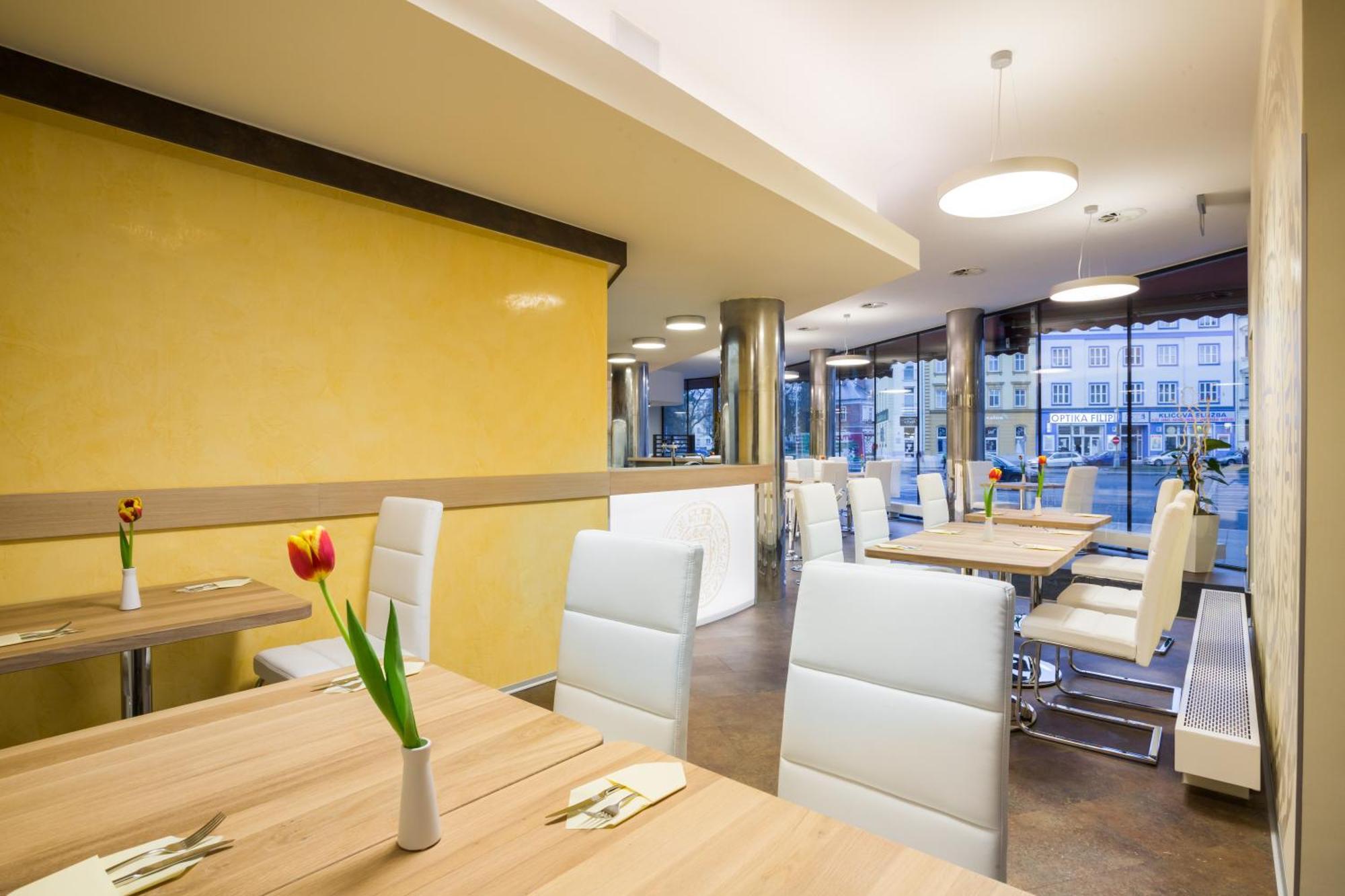 Hotel Koruna Opava Luaran gambar